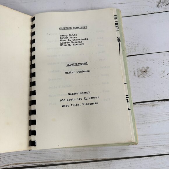 Walker Elementary School Cookbook West Allis WI Community Recipes Vtg Spiral - Picture 4 of 9